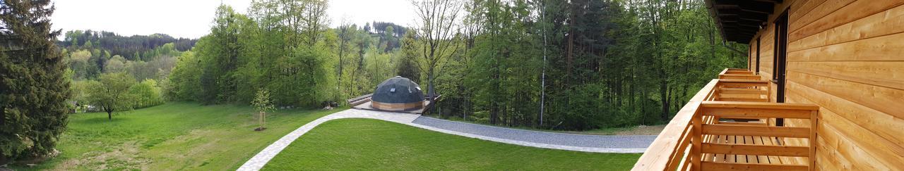 Dum Bratri Capku Hotell Budislav  Exteriör bild