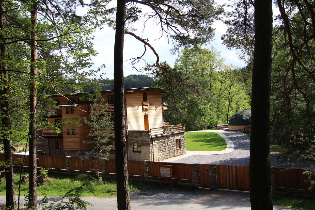 Dum Bratri Capku Hotell Budislav  Exteriör bild
